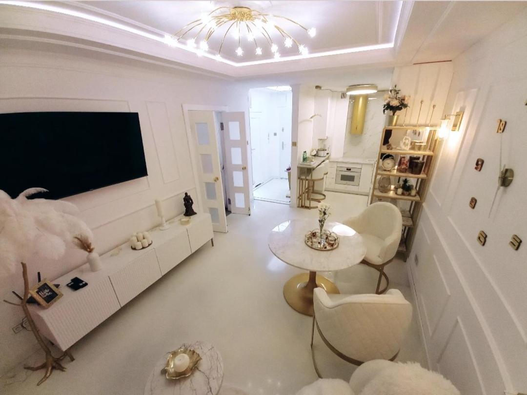 Glamour Okrzei Apartment